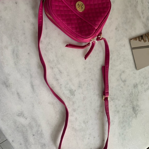 Isaac Mizrahi Bridgehampton Quilted Crossbody Purse.Rare Hot Pink, NWOT, Leather - Picture 11 of 11